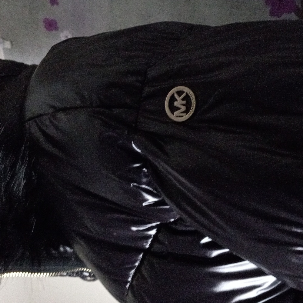 Michael Kors puff coat black with faux fur zippered hood.  Med. NEW - Picture 3 of 13